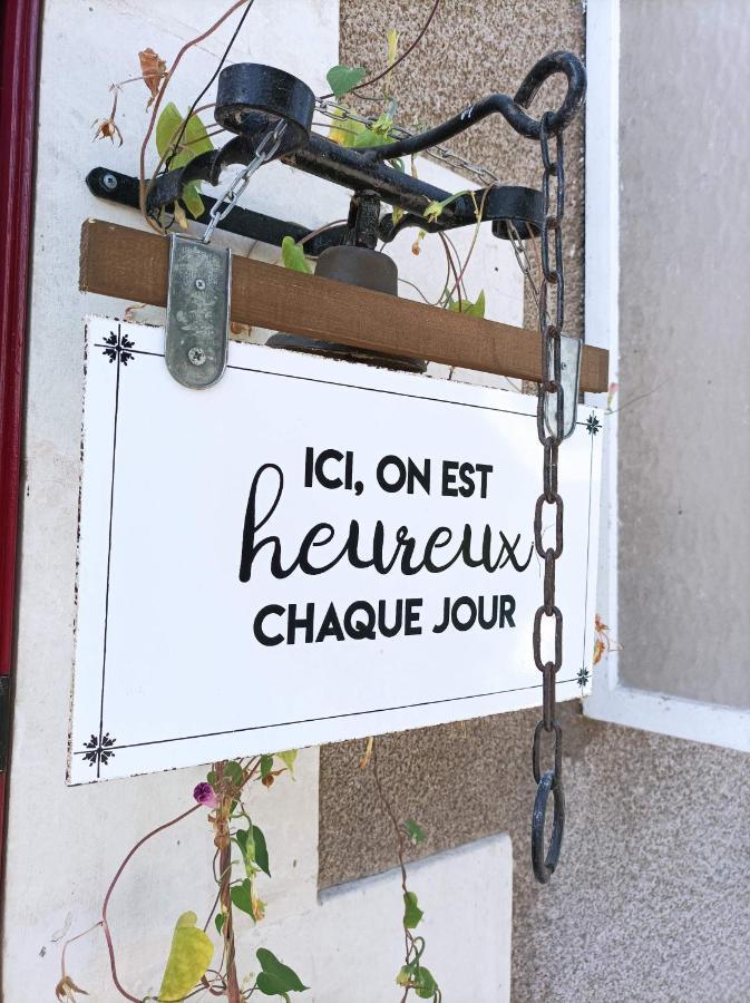 Chambre D'Hotes "Les Paturelles" Fougeres-sur-Bievre Exterior foto